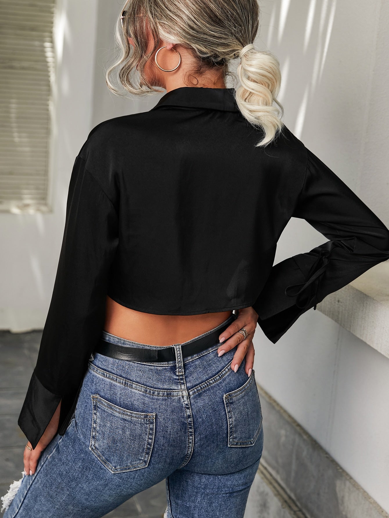 Knot Cuff Flounce Sleeve Crop Blazer