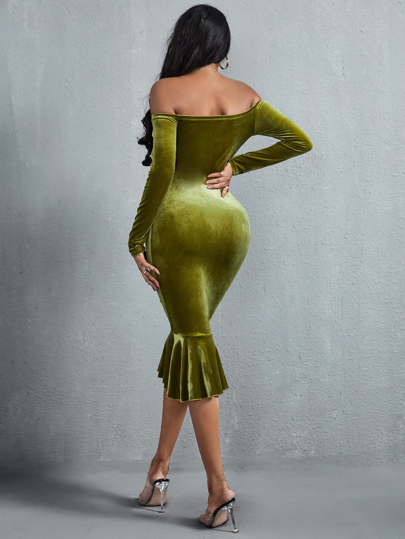 Off Shoulder Mermaid Hem Velvet Bodycon Dress