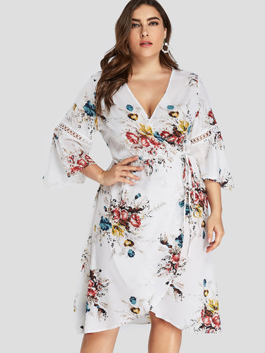 Wholesale V-Neck Floral Print Self-Tie Wrap 3/4 Sleeve Curved Hem Plus Size Midi Dress