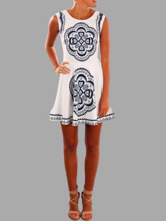 NEW FEELING Womens White Floral Dresses