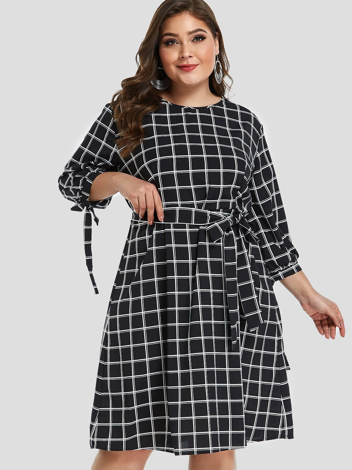 Wholesale Grid Self-Tie Half Sleeve Black Plus Size Dress