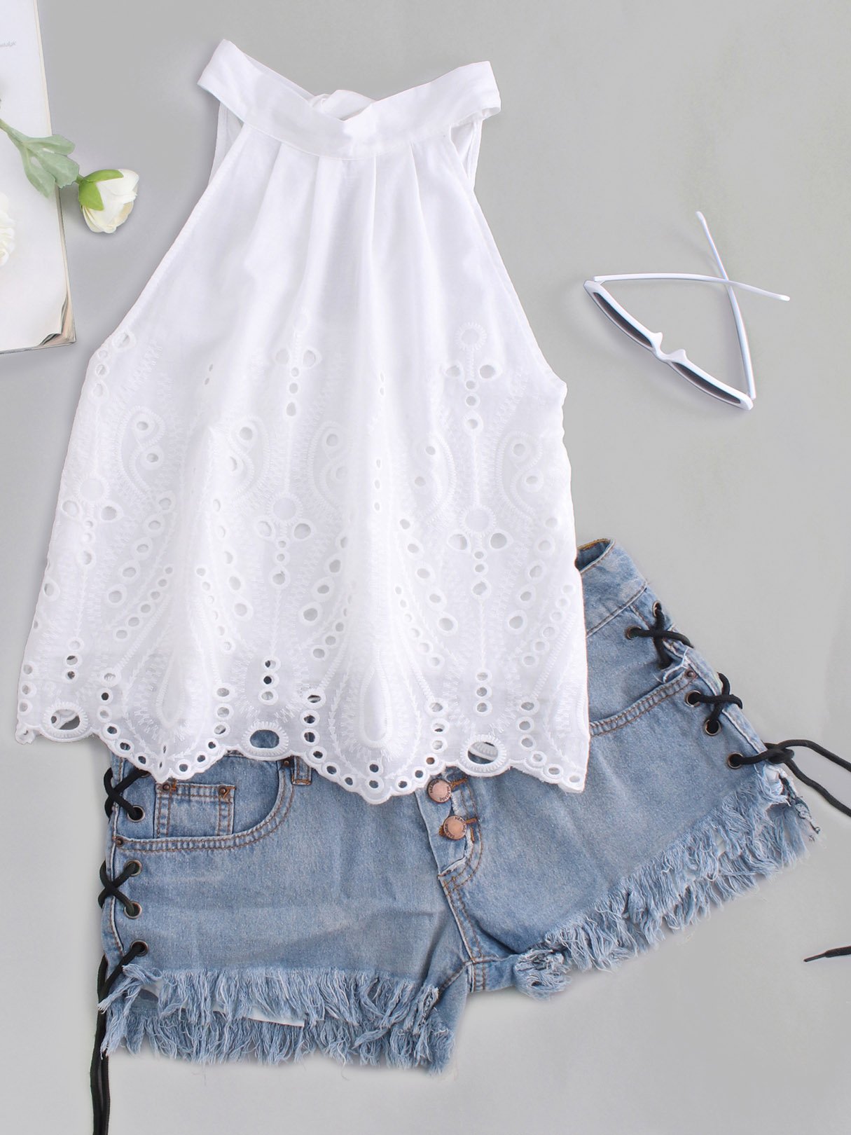 Wholesale Plain Backless Hollow Sleeveless White Crop Top