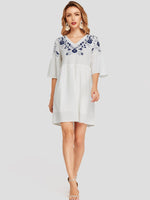 NEW FEELING Womens White Floral Dresses