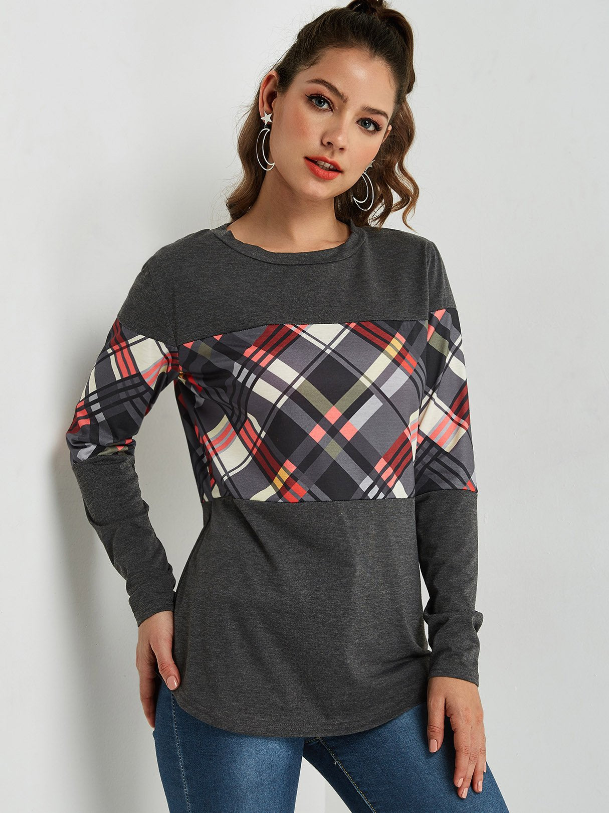 Wholesale Round Neck Grid Long Sleeve Curved Hem T-Shirts