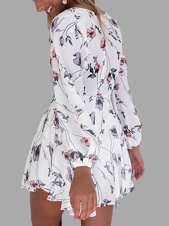 NEW FEELING Womens White Floral Dresses