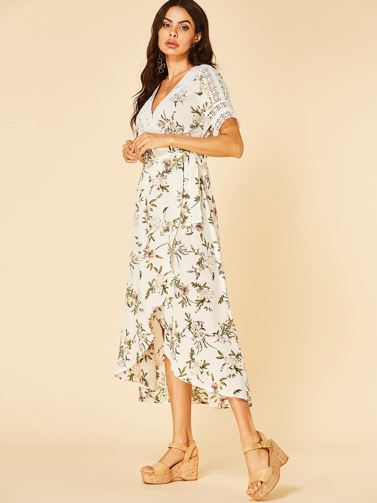 NEW FEELING Womens White Floral Dresses