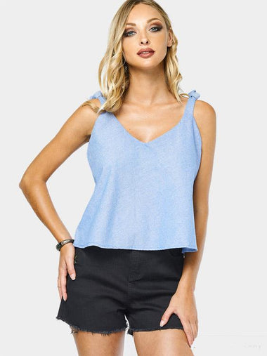 Wholesale V-Neck Sleeveless Light Blue Camis