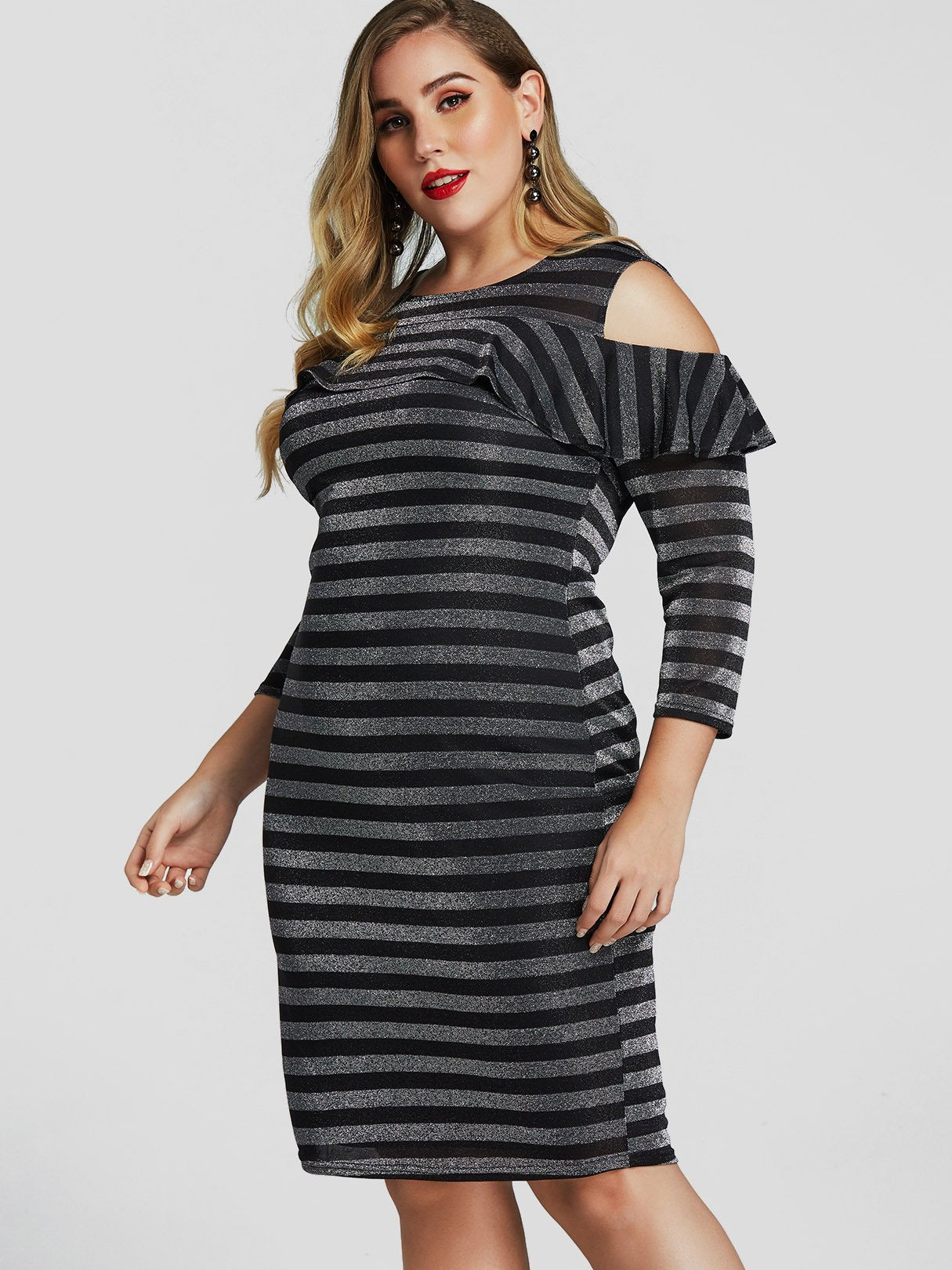 Wholesale Round Neck Stripe Cut Out Long Sleeve Black Plus Size Dress