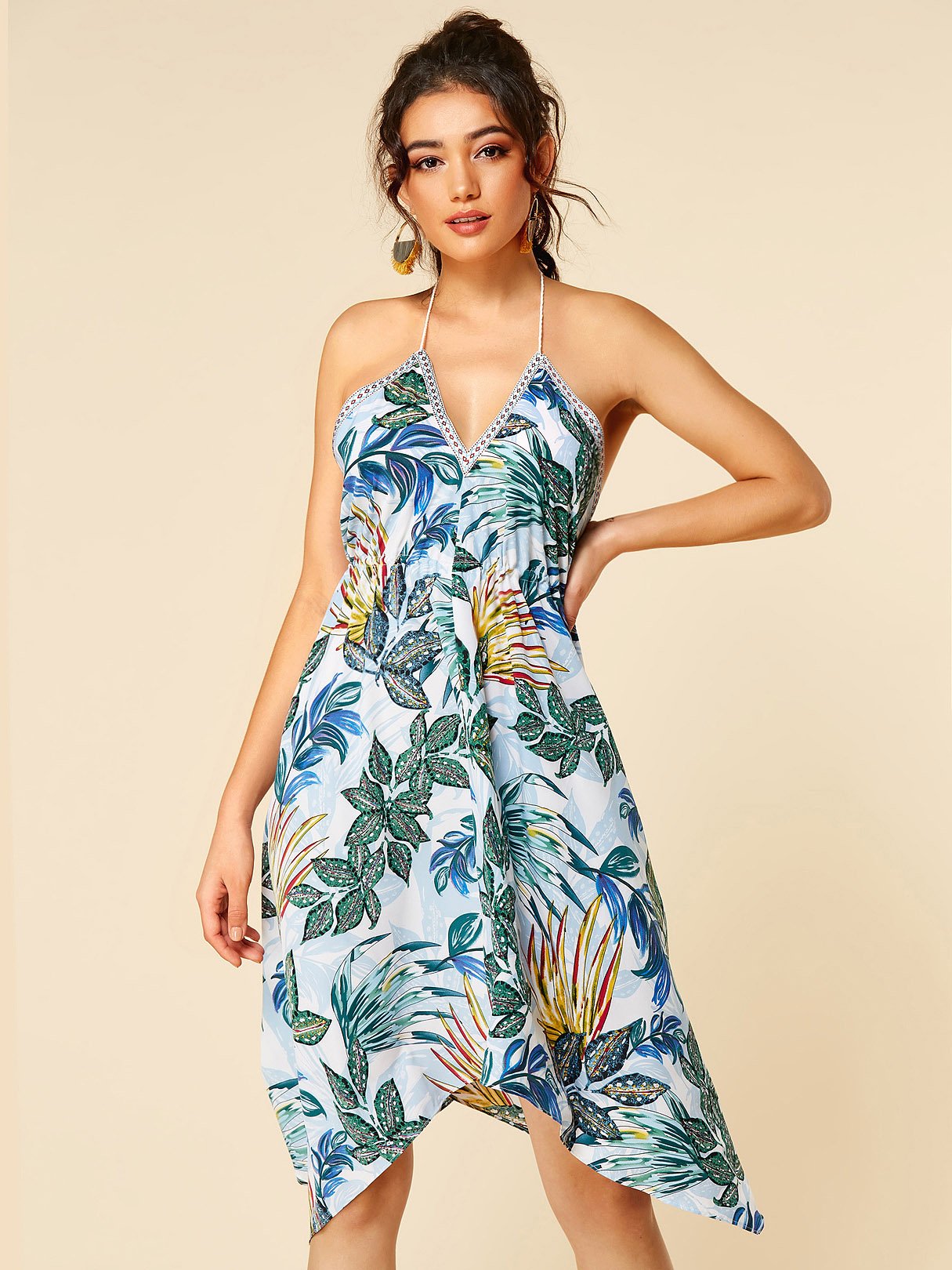 Wholesale Green V-Neck Sleeveless Printed Tassel Backless Hollow Self-Tie Handkerchief Hem Casual Dress