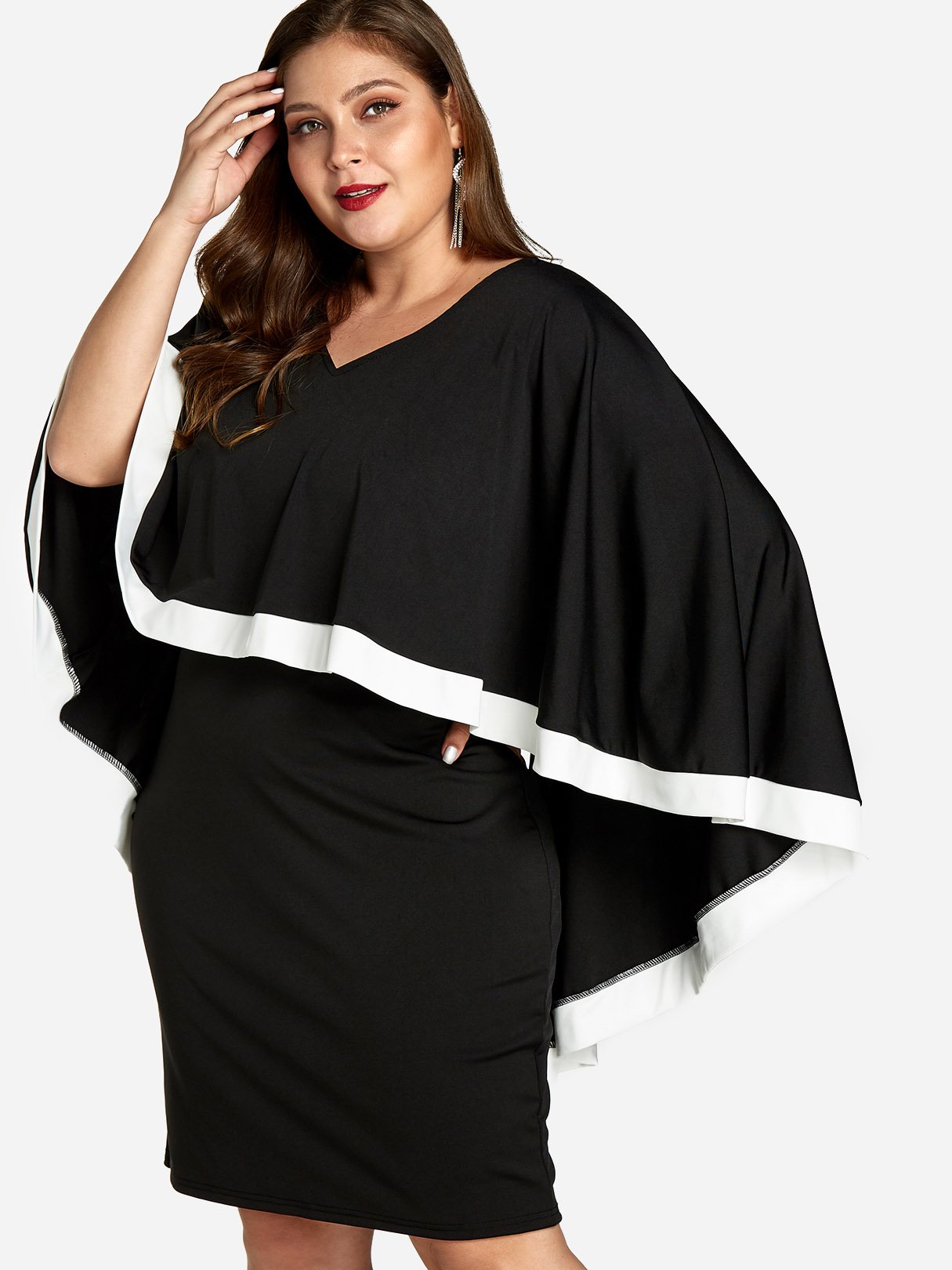 Wholesale V-Neck Plain Tiered Long Sleeve Plus Size Dress