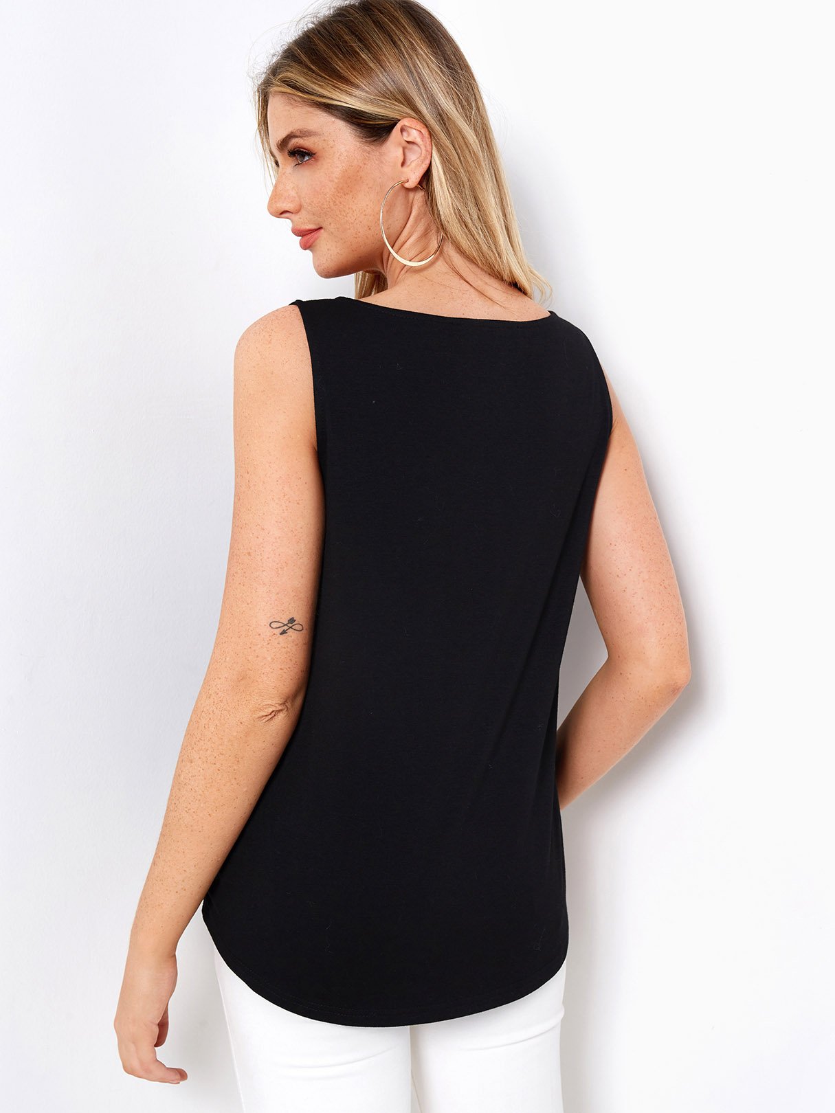 NEW FEELING Womens Black Camis