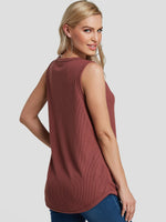 NEW FEELING Womens Red Camis